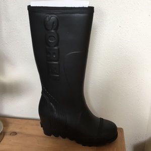 Sorel Joan Rain wedge tall black size 7.5